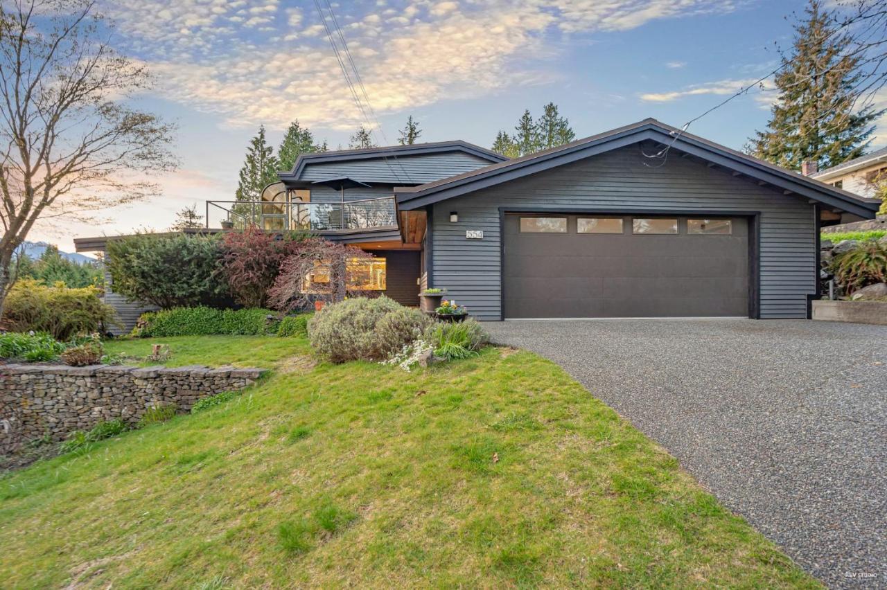 Cypress: Private Bedroom/Bathroom/Office, With Shared Pool, Hot Tub North Vancouver Eksteriør bilde