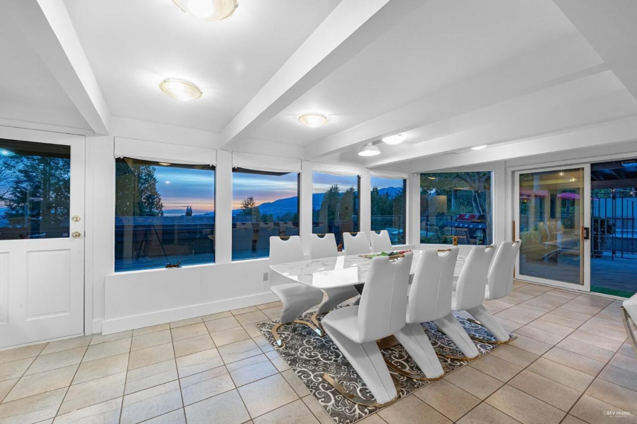 Cypress: Private Bedroom/Bathroom/Office, With Shared Pool, Hot Tub North Vancouver Eksteriør bilde
