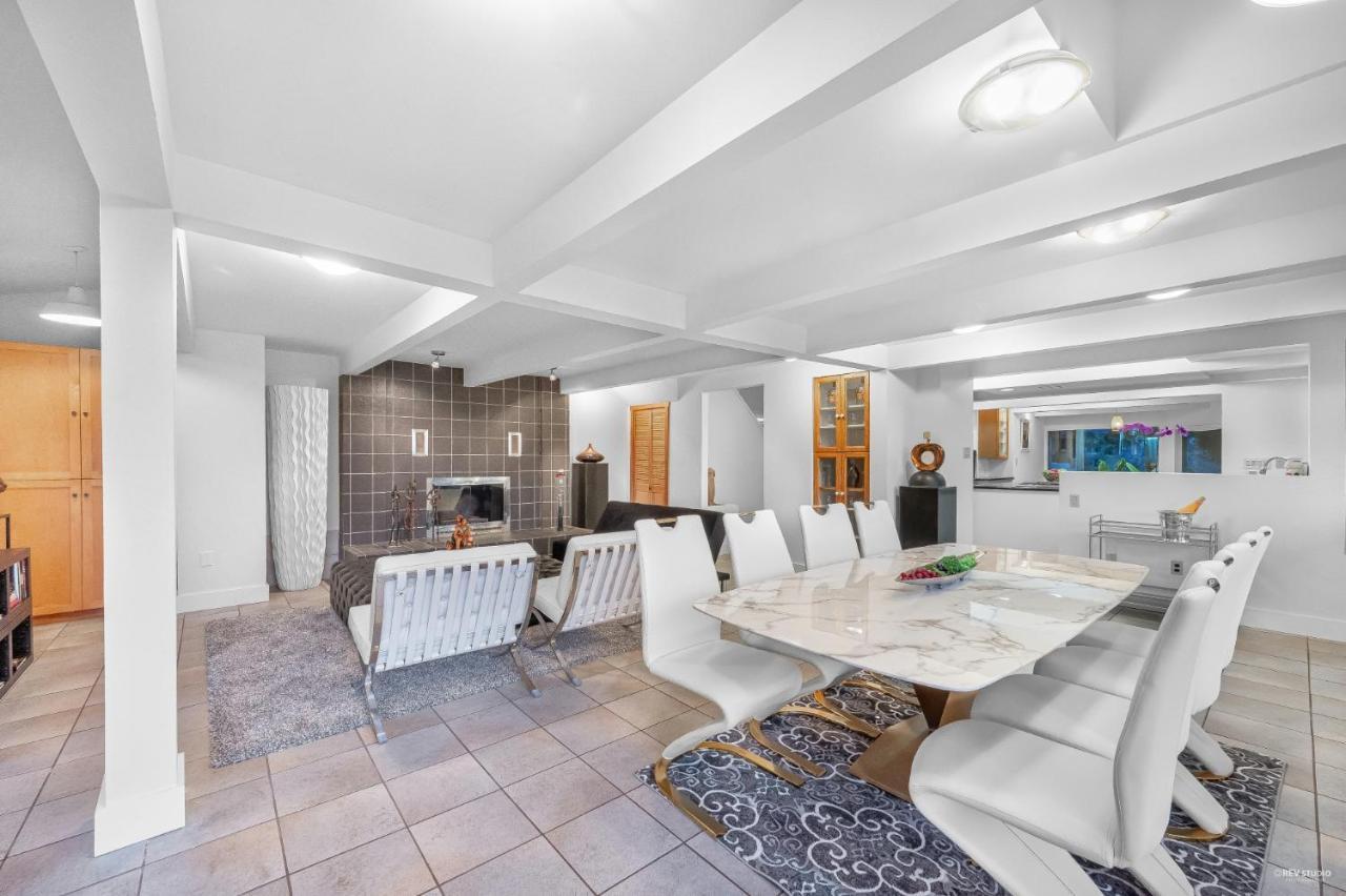 Cypress: Private Bedroom/Bathroom/Office, With Shared Pool, Hot Tub North Vancouver Eksteriør bilde