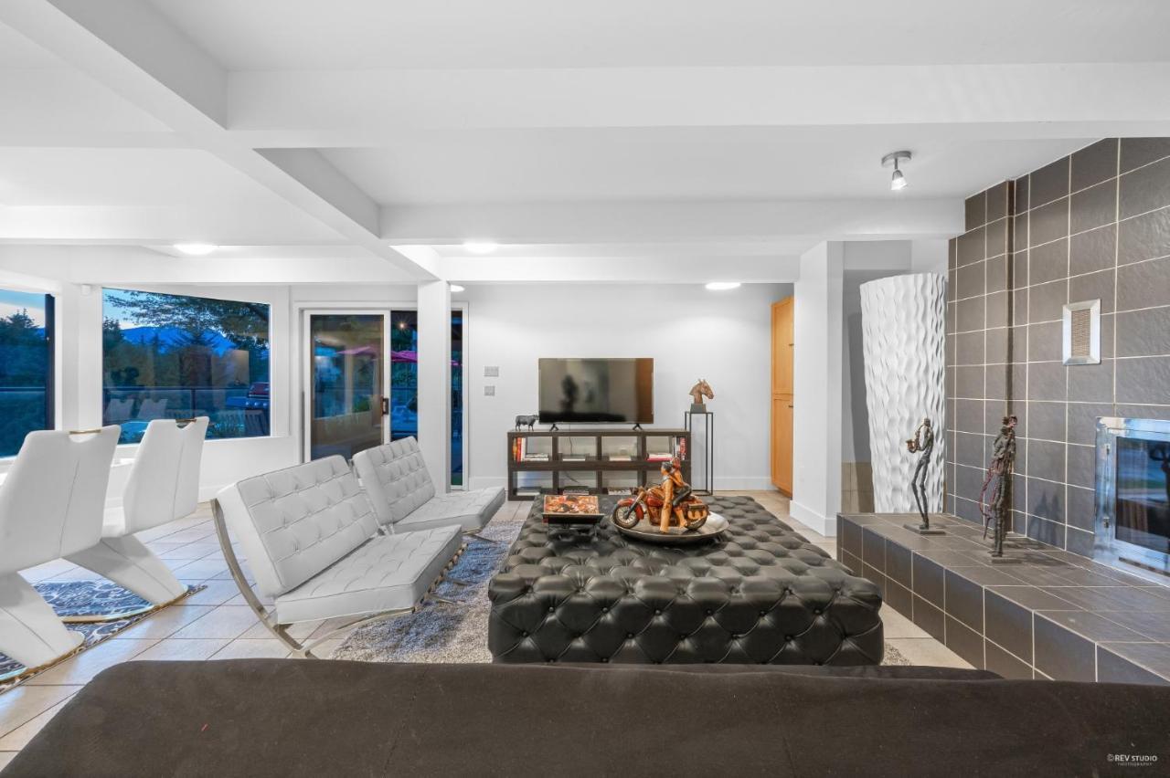 Cypress: Private Bedroom/Bathroom/Office, With Shared Pool, Hot Tub North Vancouver Eksteriør bilde