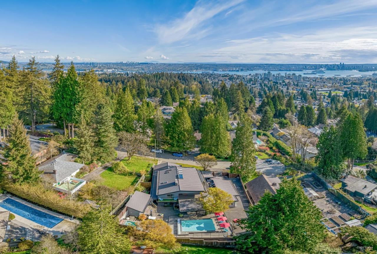 Cypress: Private Bedroom/Bathroom/Office, With Shared Pool, Hot Tub North Vancouver Eksteriør bilde