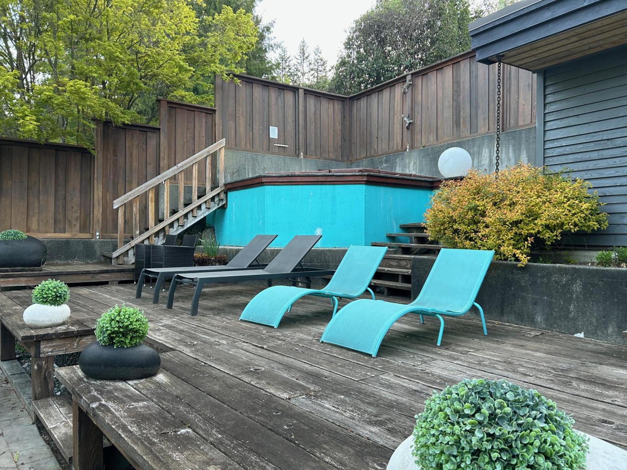 Cypress: Private Bedroom/Bathroom/Office, With Shared Pool, Hot Tub North Vancouver Eksteriør bilde