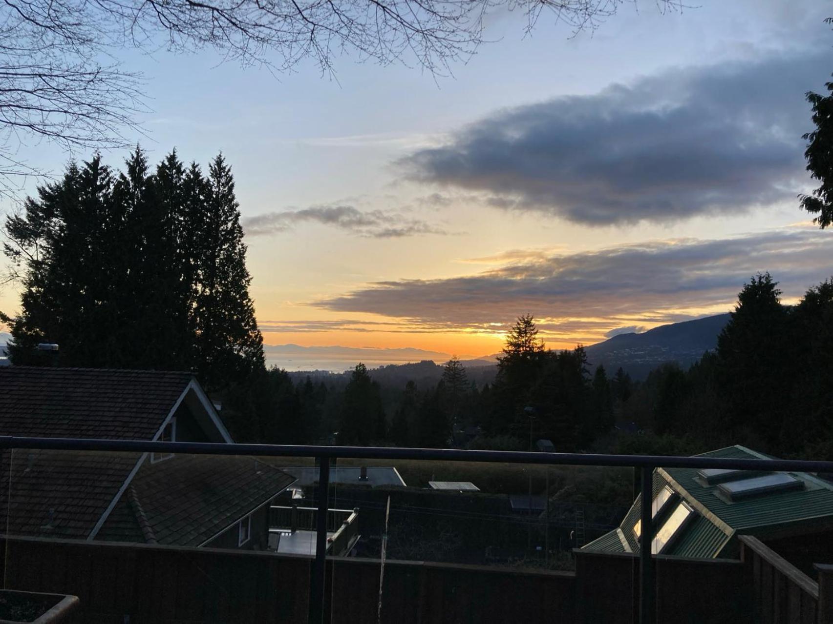 Cypress: Private Bedroom/Bathroom/Office, With Shared Pool, Hot Tub North Vancouver Eksteriør bilde