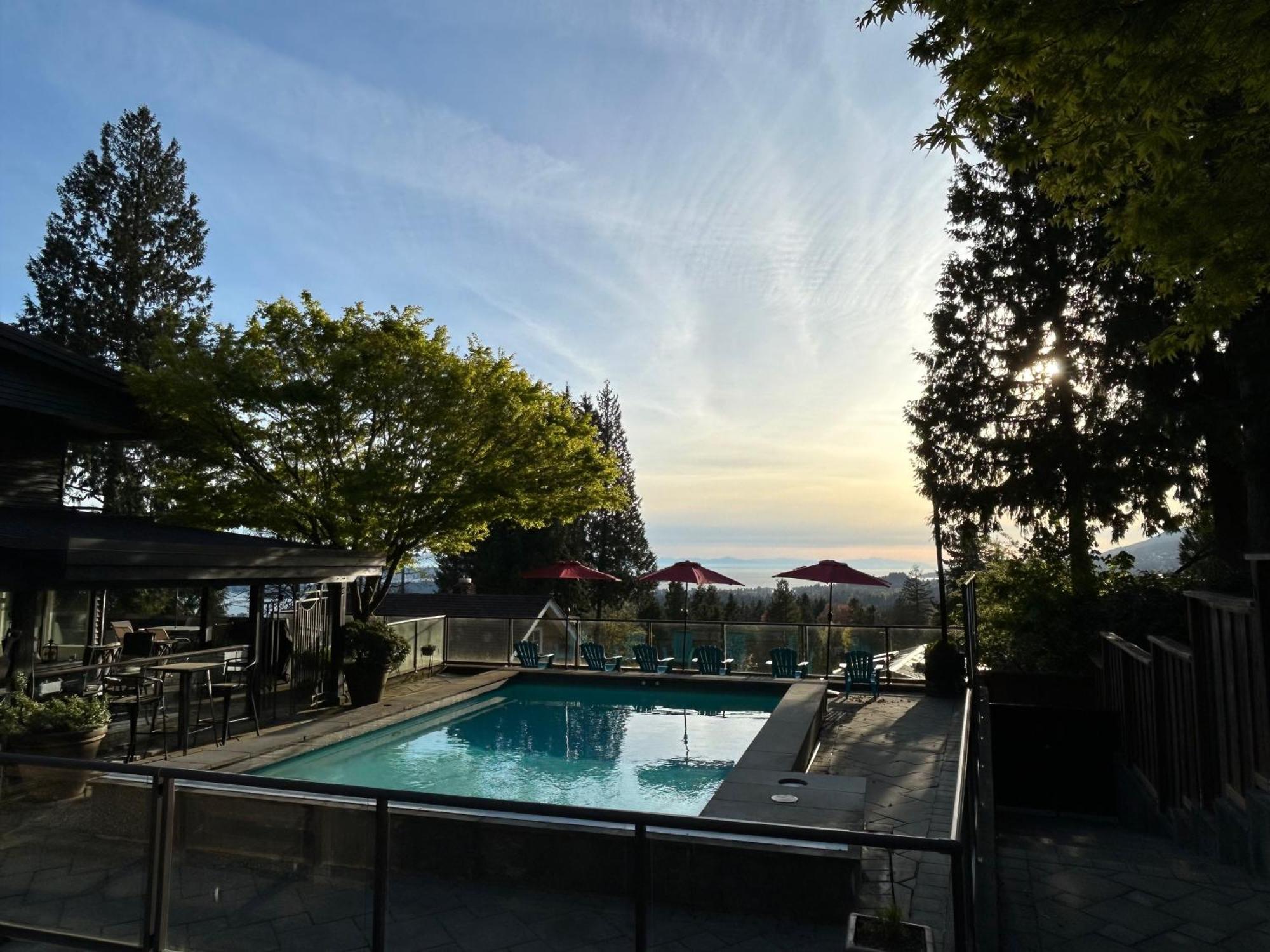 Cypress: Private Bedroom/Bathroom/Office, With Shared Pool, Hot Tub North Vancouver Eksteriør bilde