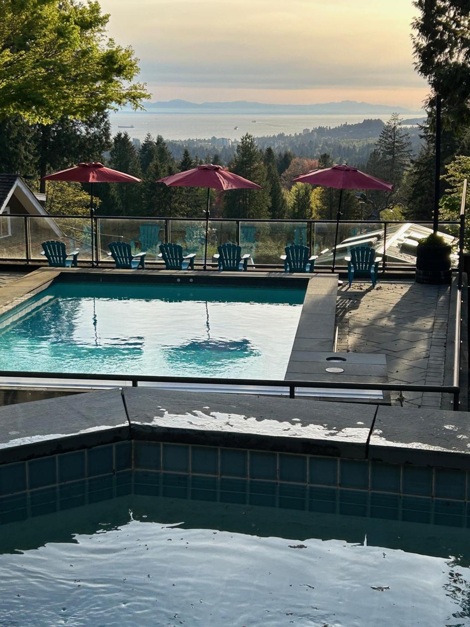 Cypress: Private Bedroom/Bathroom/Office, With Shared Pool, Hot Tub North Vancouver Eksteriør bilde
