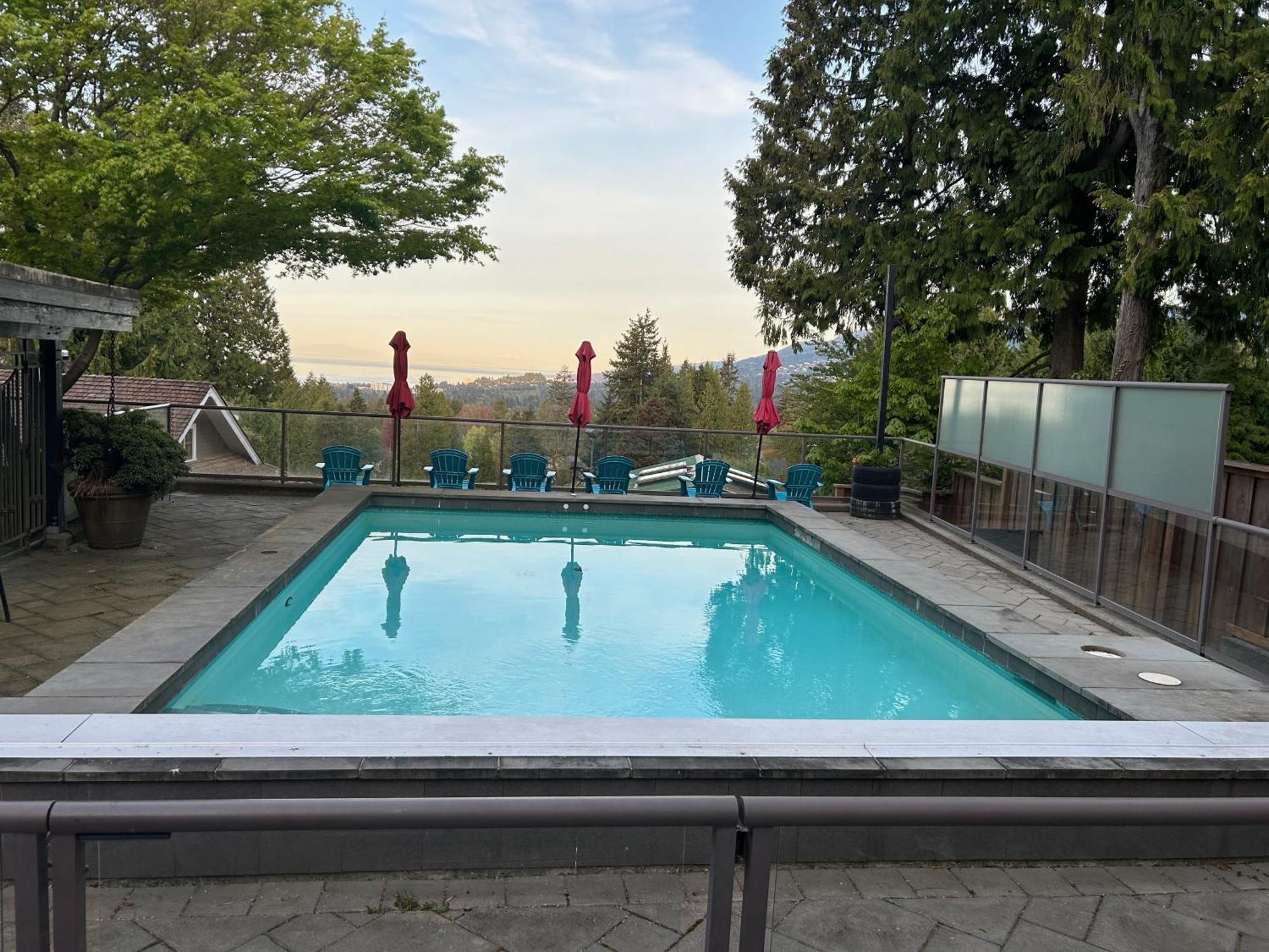 Cypress: Private Bedroom/Bathroom/Office, With Shared Pool, Hot Tub North Vancouver Eksteriør bilde
