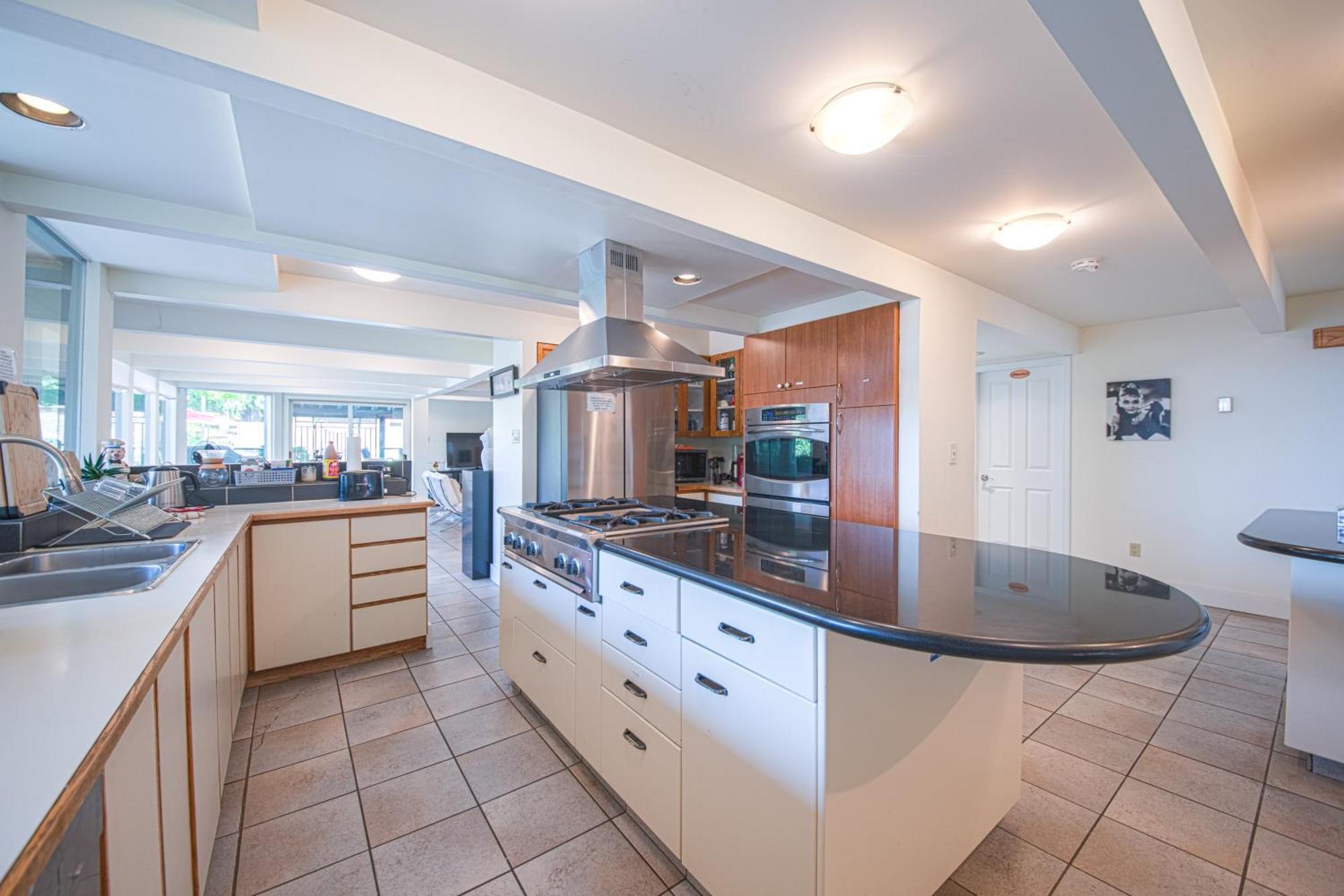 Cypress: Private Bedroom/Bathroom/Office, With Shared Pool, Hot Tub North Vancouver Eksteriør bilde