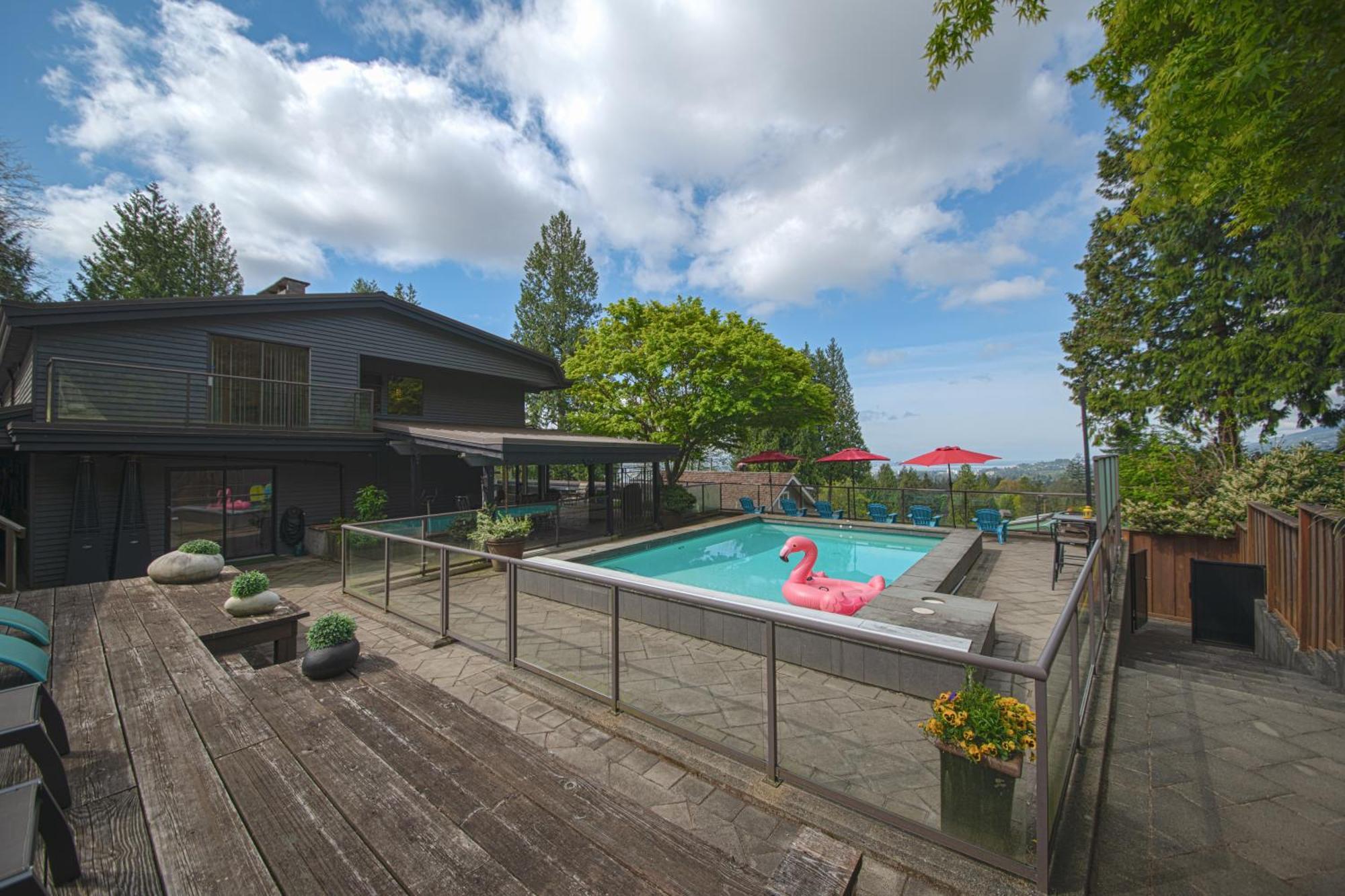 Cypress: Private Bedroom/Bathroom/Office, With Shared Pool, Hot Tub North Vancouver Eksteriør bilde