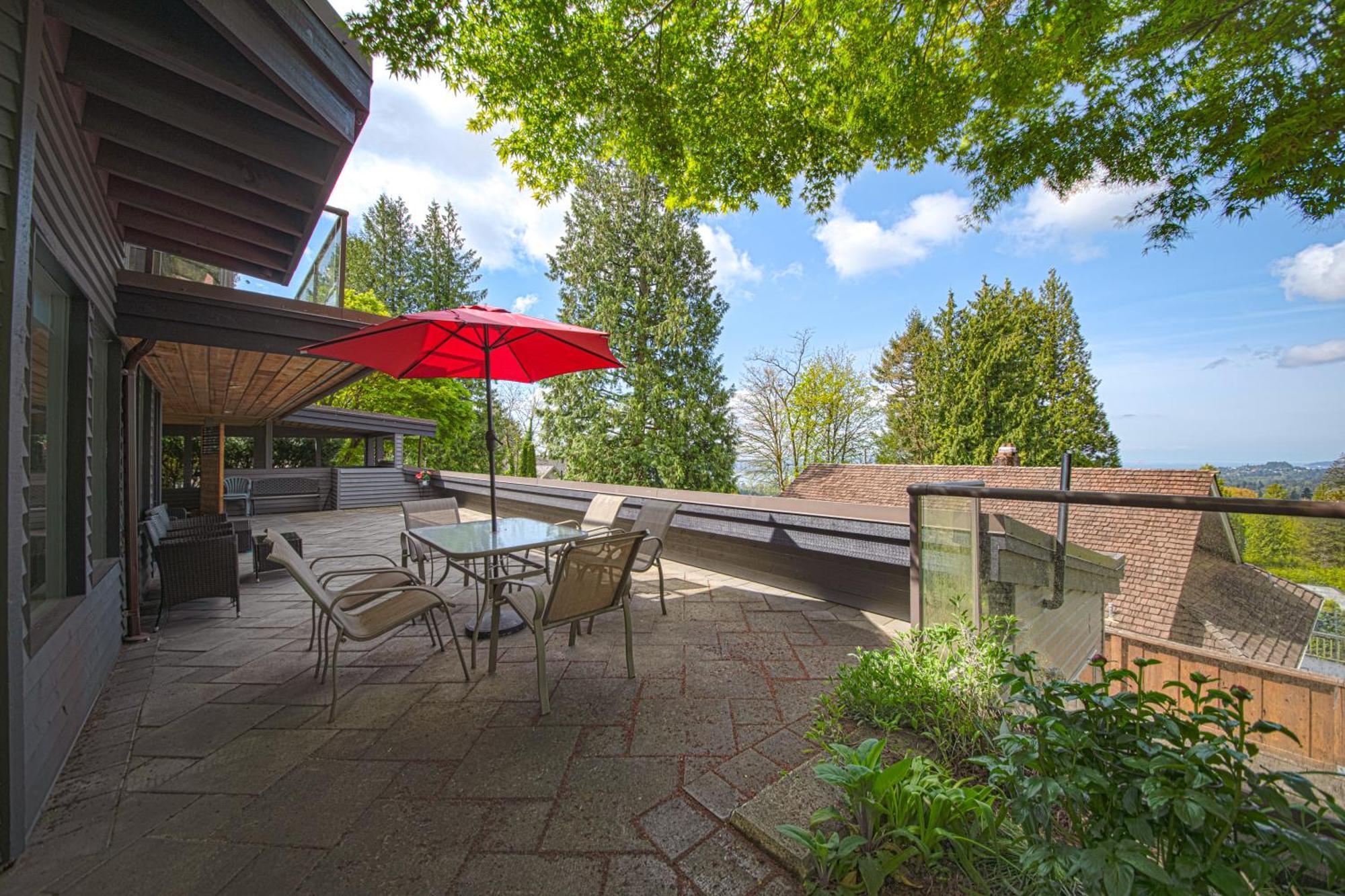 Cypress: Private Bedroom/Bathroom/Office, With Shared Pool, Hot Tub North Vancouver Eksteriør bilde