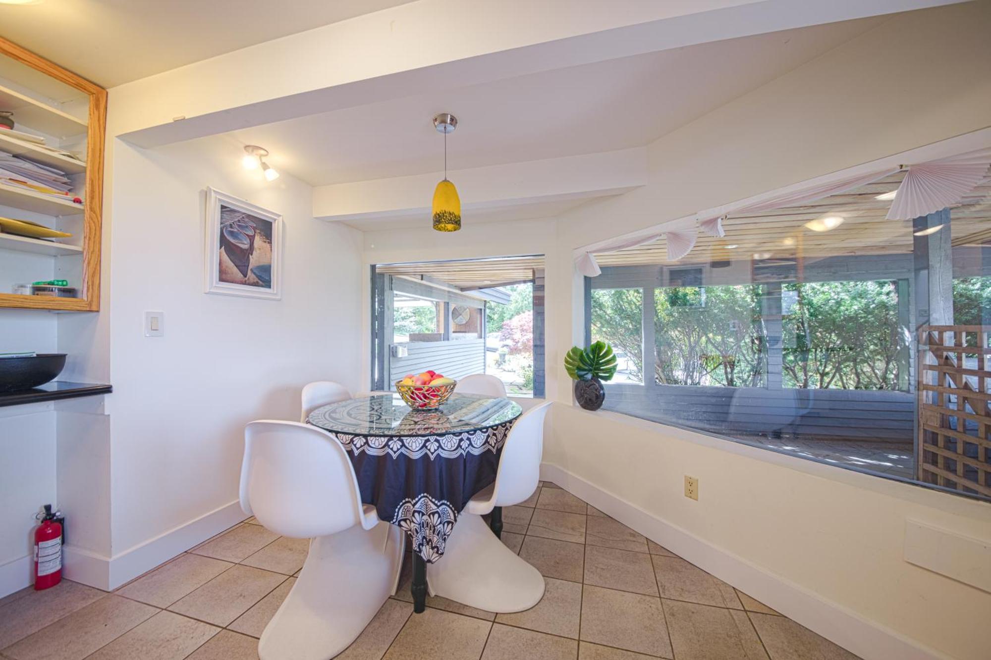 Cypress: Private Bedroom/Bathroom/Office, With Shared Pool, Hot Tub North Vancouver Eksteriør bilde